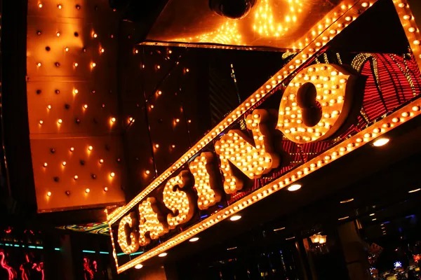 sapu4d live blackjack table with professional dealer and HD broadcast setup